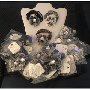 Brand New Lot of (10) Seed Bead & Flower Stretch Bracelets